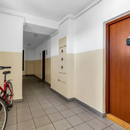 Metro Kabaty Homely By Bookinghost *