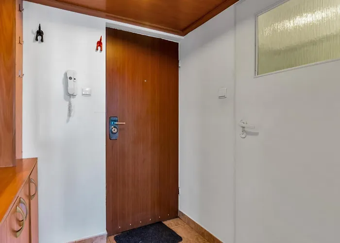 Daire Metro Kabaty Homely By Bookinghost *