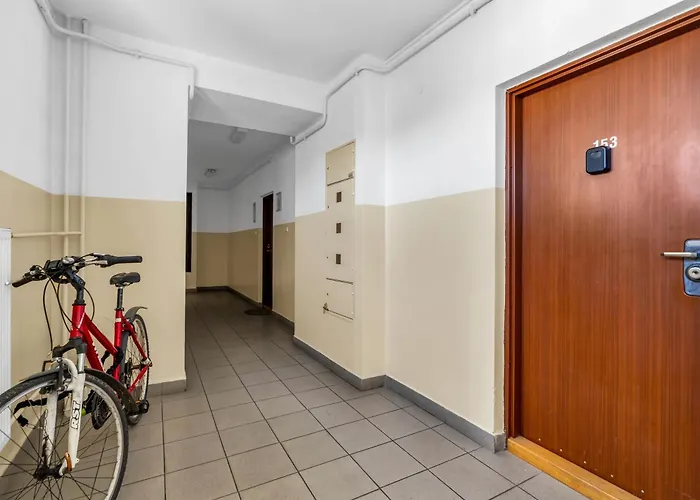 Metro Kabaty Homely By Bookinghost *